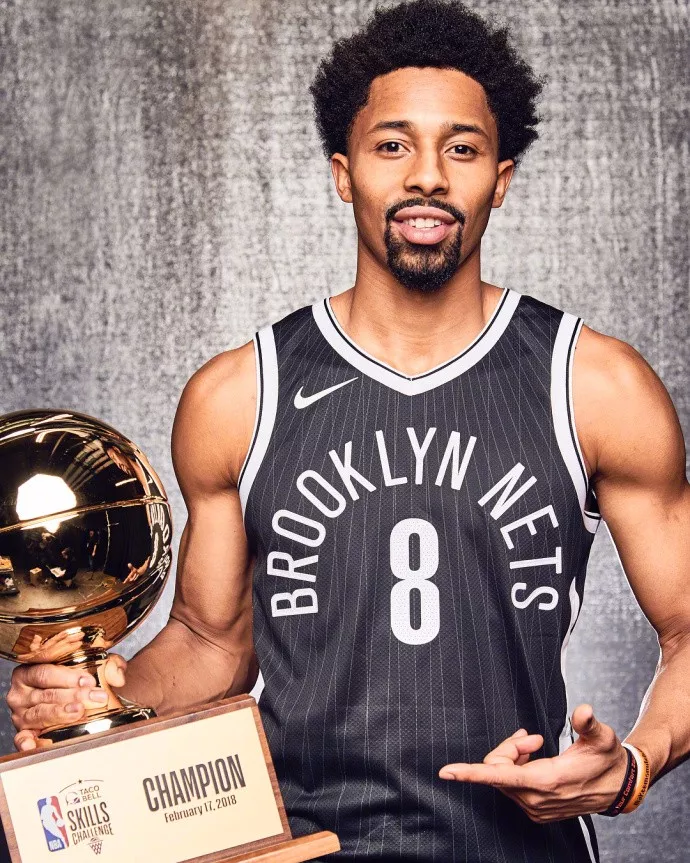 九游APP下载-重要助攻引发热议！，哈登在巴塞罗那比赛中出色防守引发球迷热议的简单介绍-九游APP下载