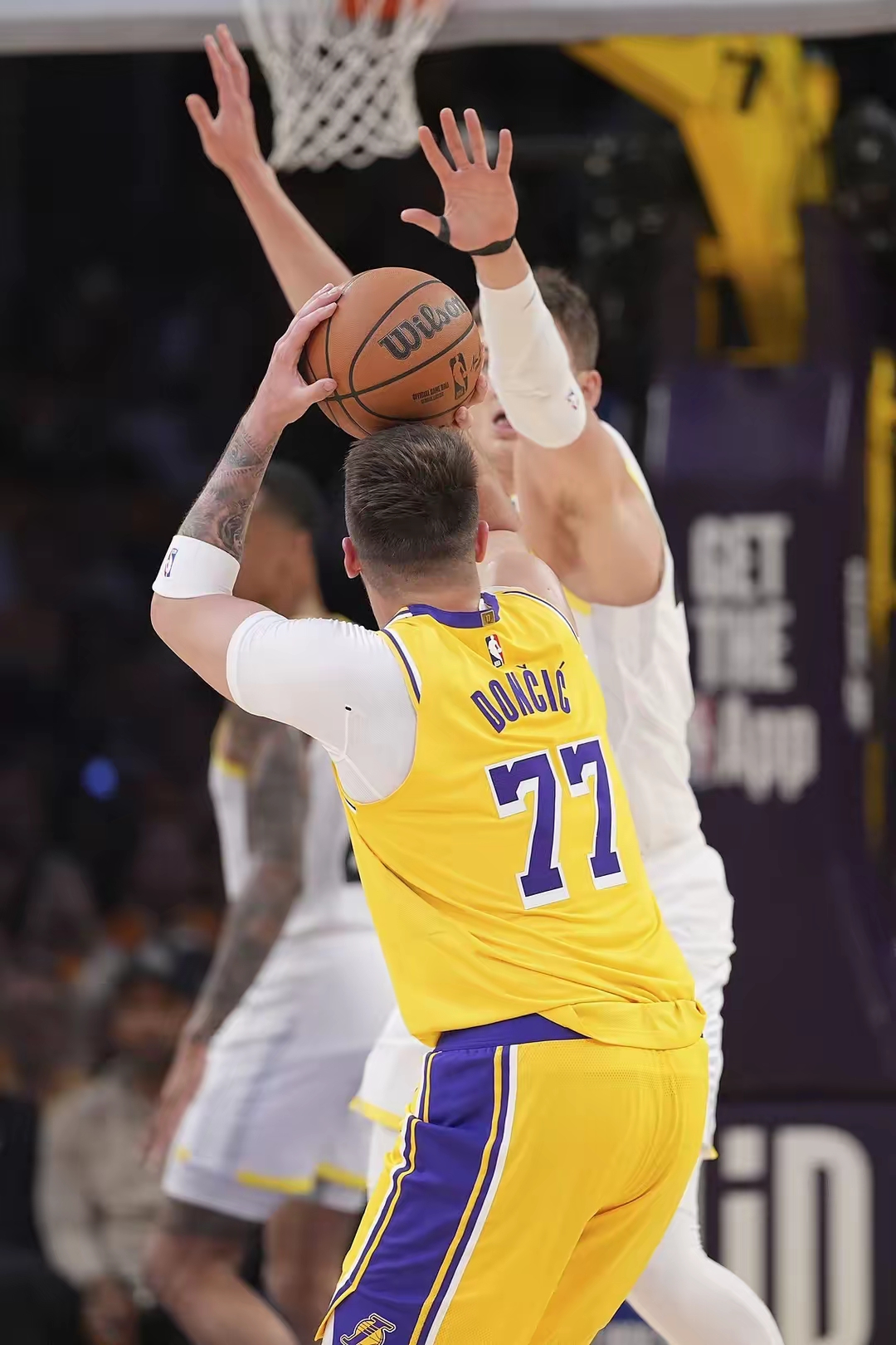 包含今晚辽宁本钢调整名单以备NBA常规赛，远射贴柱环节打磨，质疑声仍在，数据趋势出现新变化的词条