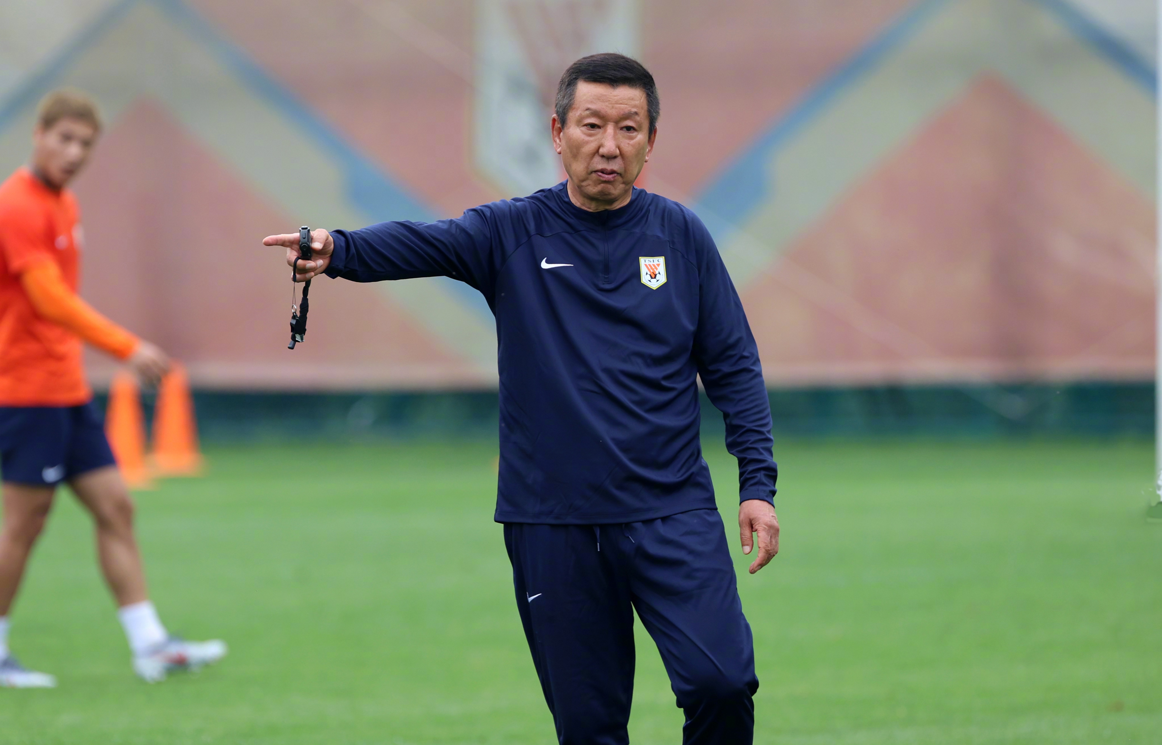 九游-国际比赛日山东泰山队长鼓劲——英超节点到来，引发热议，更衣室氛围转暖-九游