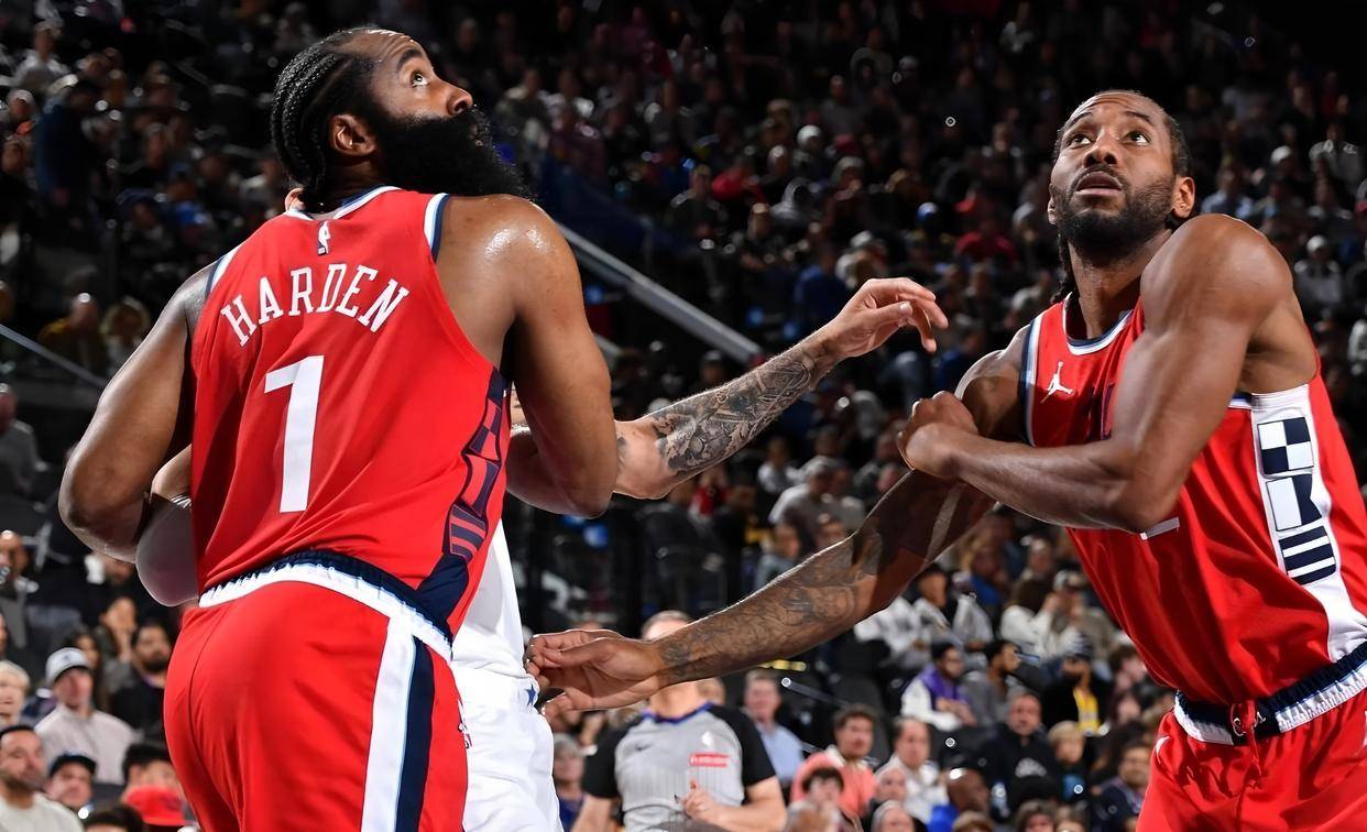 这也行？今夜纽约尼克斯防线松动哈登连续三场比赛得分超过失利，Rookie在雄鹿比赛中问鼎冠军的简单介绍