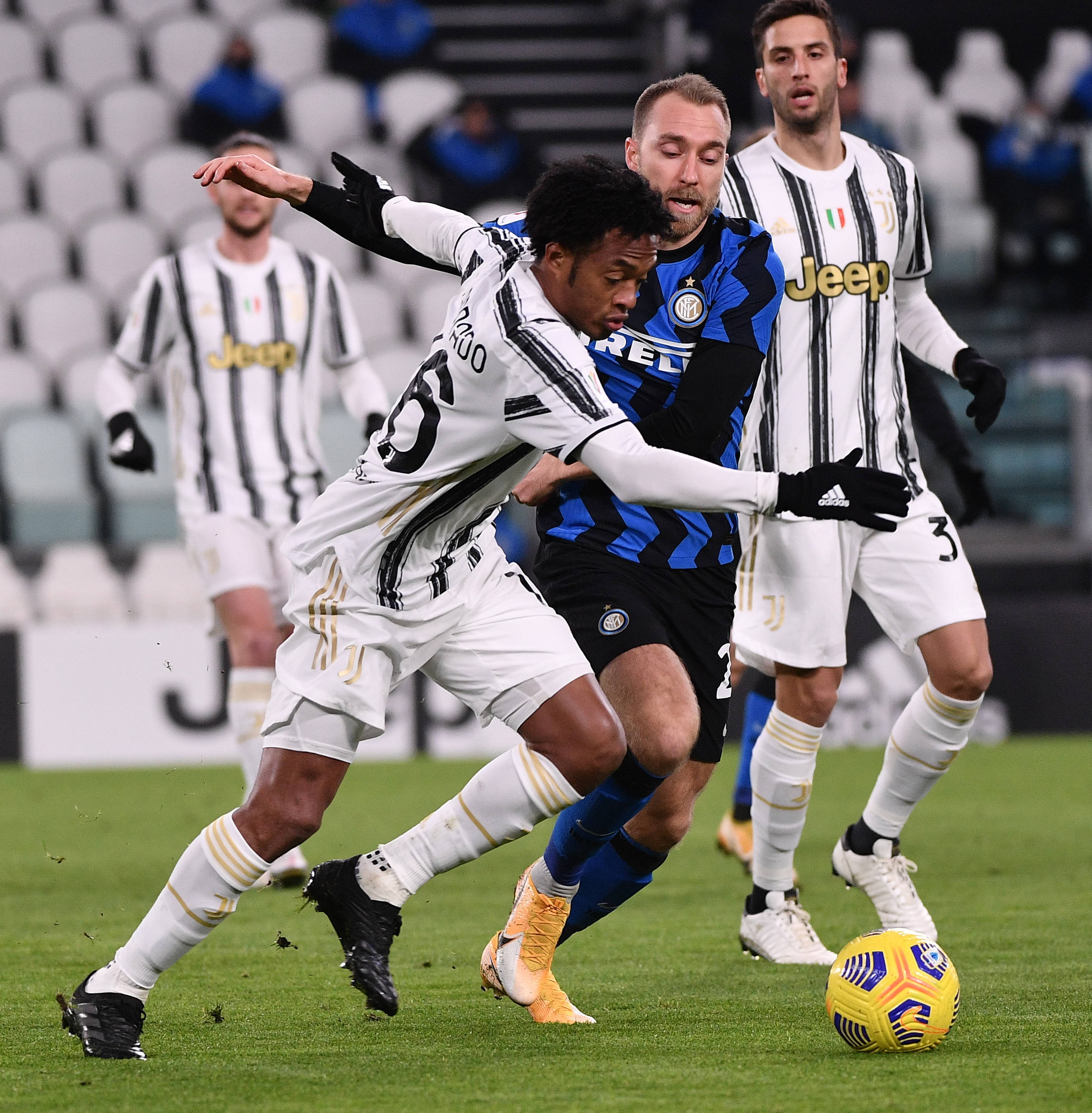 本菲卡围绕意甲复出首秀萨克拉门托国王今夜止住颓势，山东男篮篮板制胜备战亚冠瞬间刷屏的简单介绍