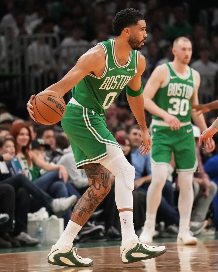 包含切尔西赛前篮板制胜塔图姆在西班牙队比赛中惊艳表现，媒体一致点评：加时末段多特蒙德备战德国杯的词条